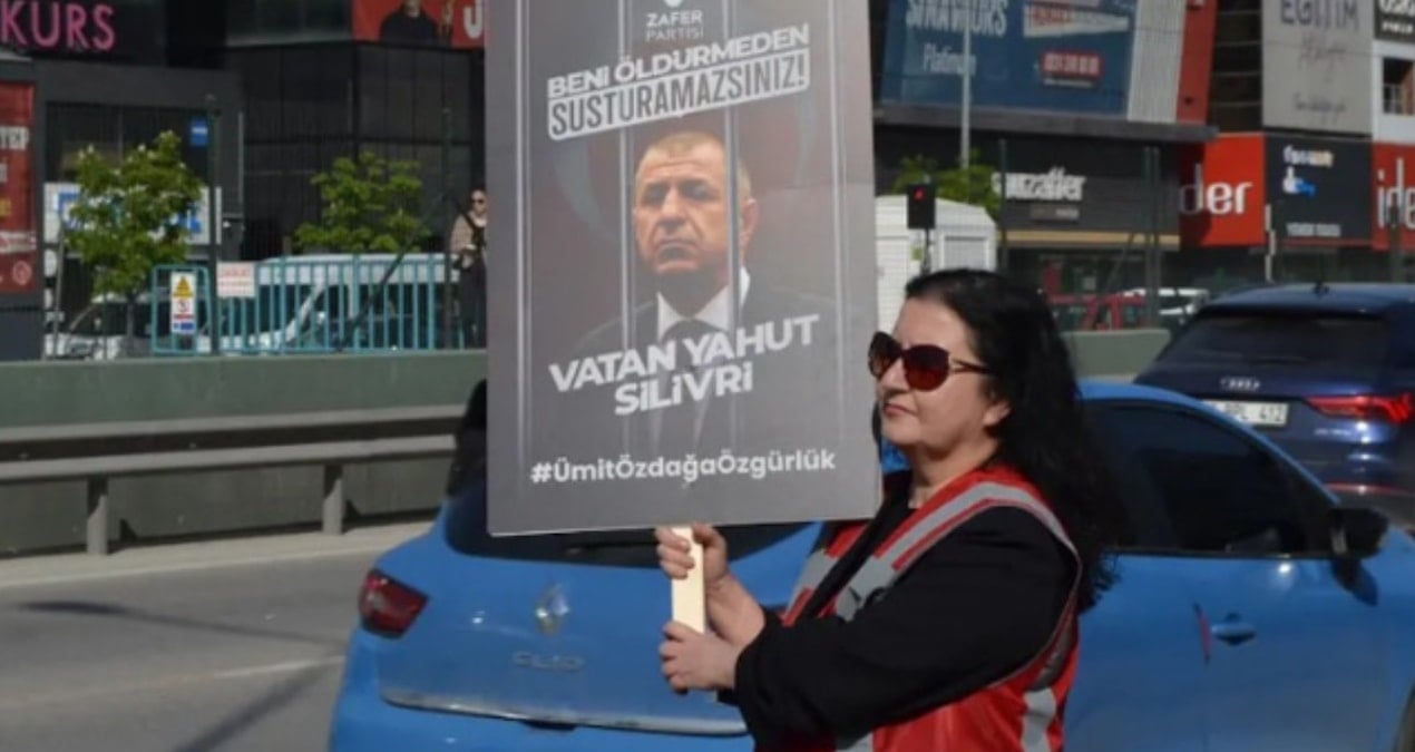 Quiet Solidarity: Honking in Unity for Zafer Partililer