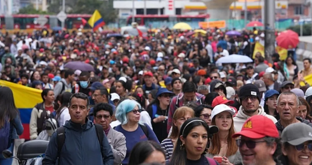 Colombian Educators Unite: Fighting for Fairness and Respect