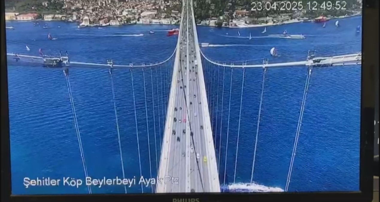The Bosphorus Bridge trembled in the quake