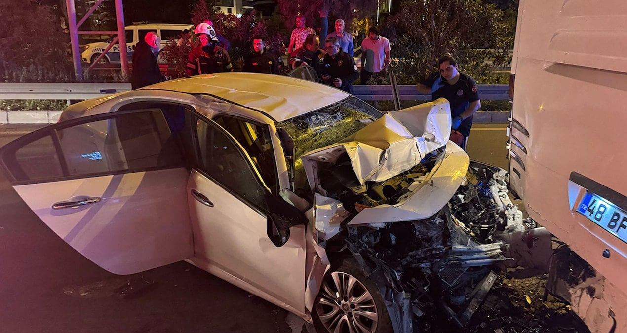 Tragic Tur Bus Crash Claims One Life, Injures Two: Sözcü Newspaper Coverage