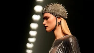 Lüks giyim devi Versace satılıyor – Sözcü Gazetesi