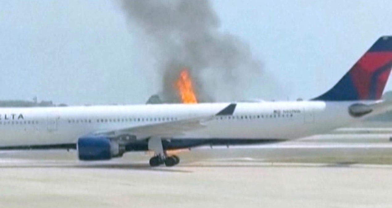 Forced to Flee: Plane Engine Ignites, Passengers Escape