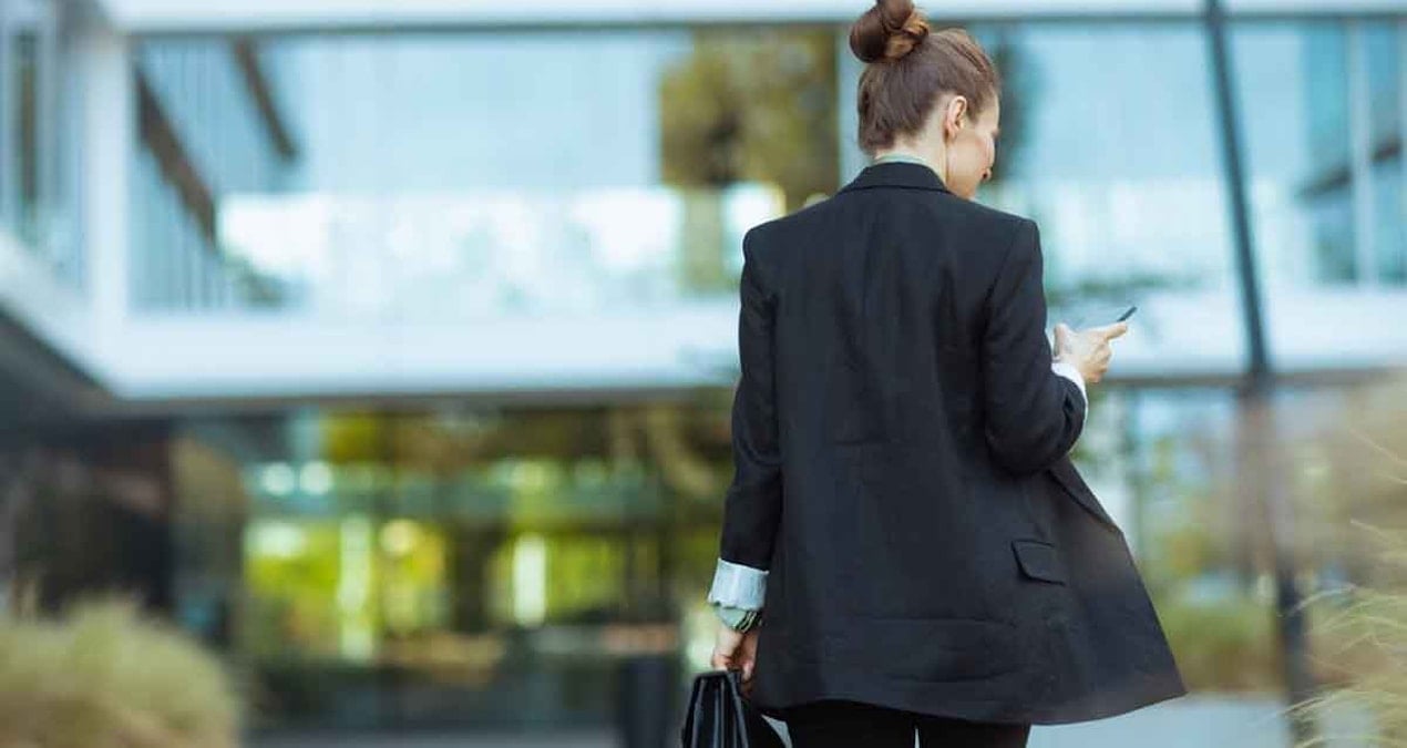 The Influential Factors in Young Adults' Job Change Decision: A Study on Sözcü Newspaper