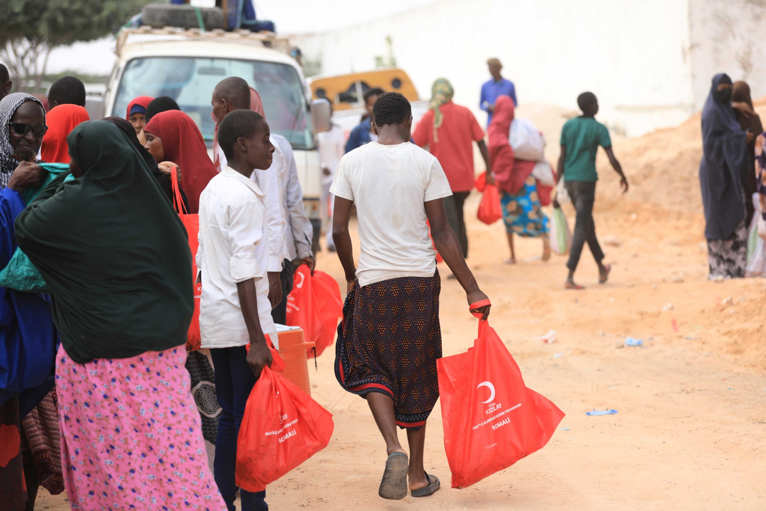 Türk Kızılay: Kurban Bağışlarıyla Dünya Genelinde Yardım Eli Uzatıyor