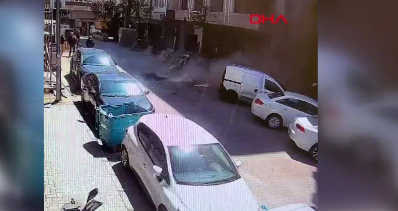 Devastation Strikes: Marmara Sea Earthquake Causes Balcony Collapse